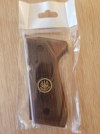 Bild 2 für We M92 houten custom Beretta grips