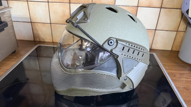 Image for WARQ HELM OLIJFGROEN