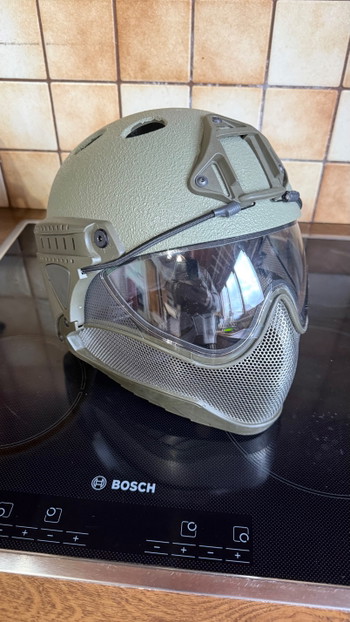 Imagen 2 de WARQ HELM OLIJFGROEN