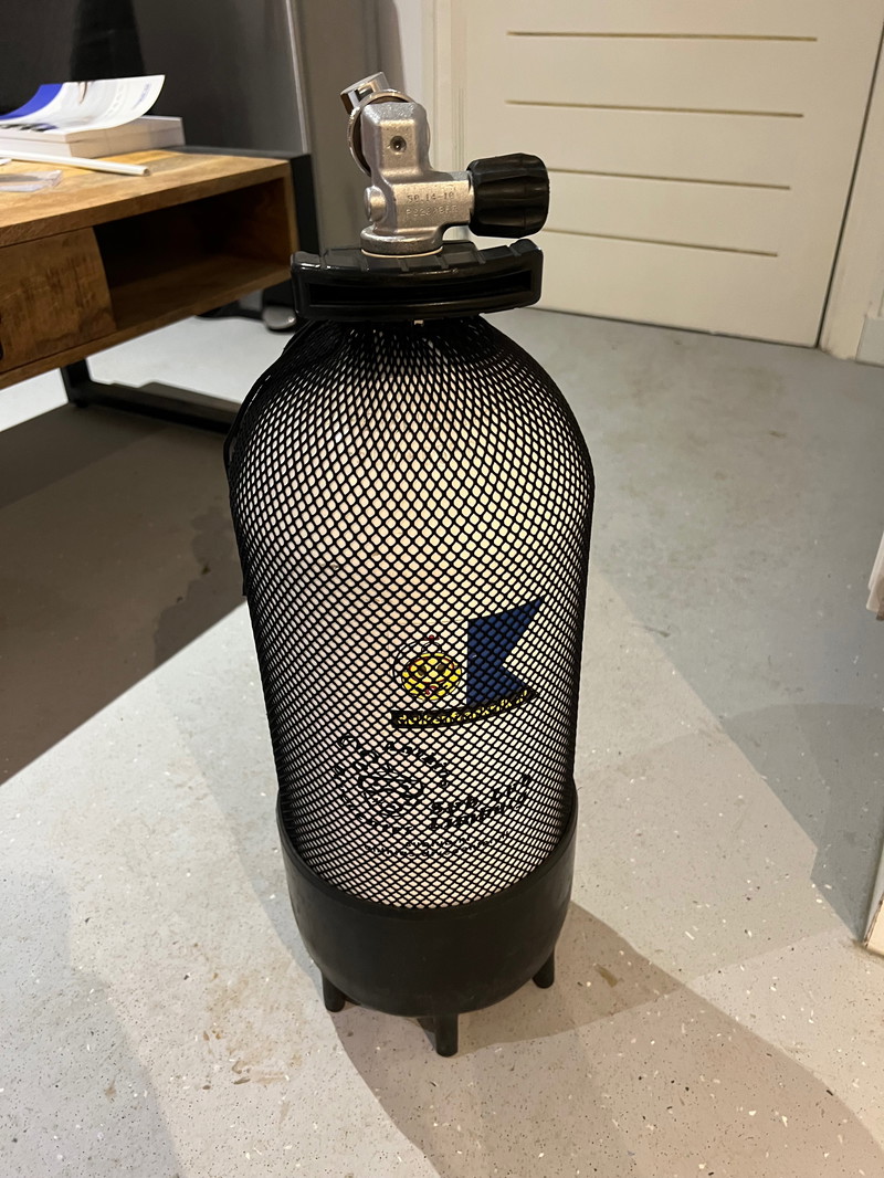 Afbeelding 1 van Duikfles 200 bar 12L met filling station