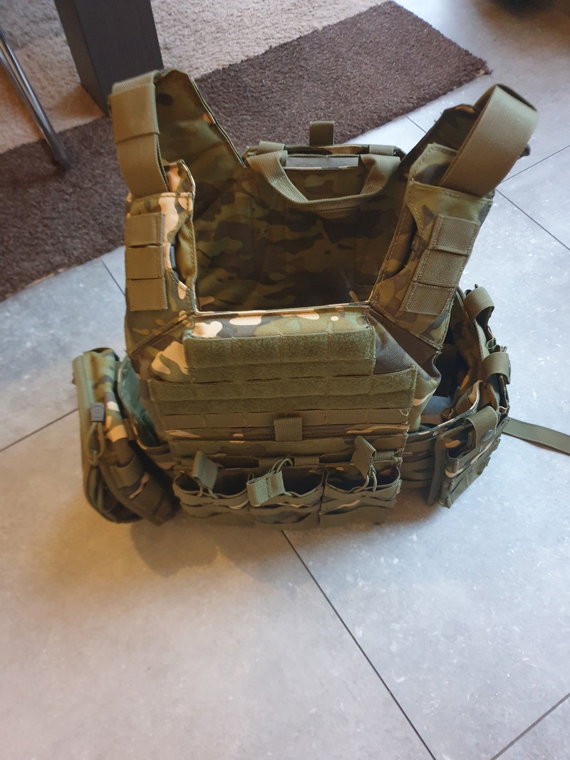 Bild 1 für invader gear broek, battle shirt , helm en plate carrier 100  voor heel het pakket