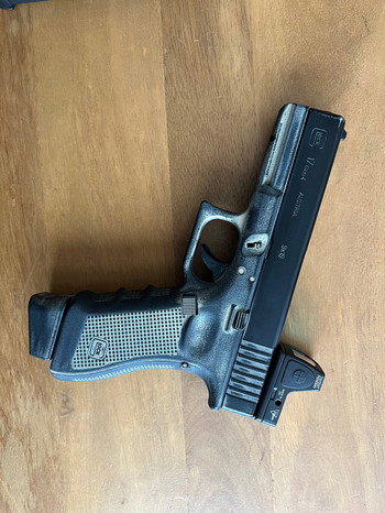 Image 2 for G17 licensed met upgrades