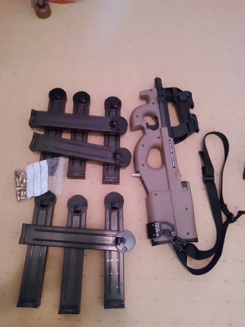 Image 3 pour Te Koop: WE / Cybergun HPA GBBR P90 met 9 gasmagazijnen