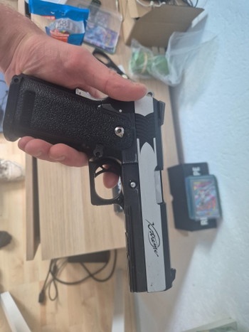 Image 2 for Tokyo Marui hi capa Xtreme 45 full auto pistol+ 3 extended mags