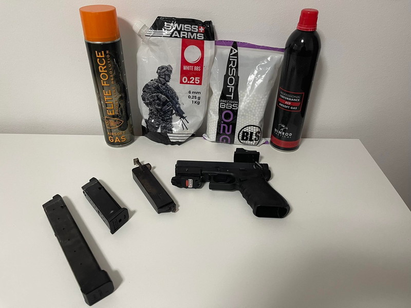 Imagen 1 de Glock 18C, Extended Mag, 2x Gas, Laser, Red Dot, Bbs, BB Loader