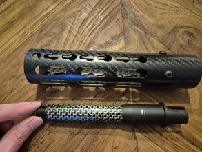 Afbeelding van Mac carbon 7inc handgaurd met 6 inc carbon outerbarrel ( kevlar )