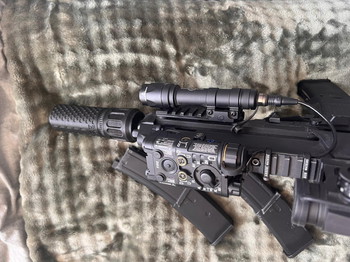 Imagen 3 de VFC mp7 met assesoires, upgrades en 5 mags, gescheurde backplate