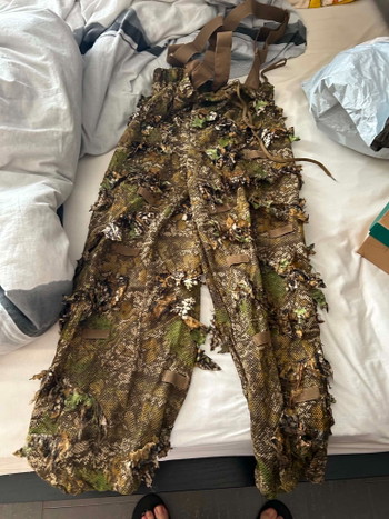 Image 4 for Ghilie suit/ leaf suit met extra toebehoren.