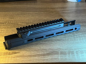 Imagen para SLR Licensed "SOLO" Handguard for AK47 / AK74 AEG / GBBR - Length 9" / Aluminum / Black - EMG /AK Handguard M-Lok