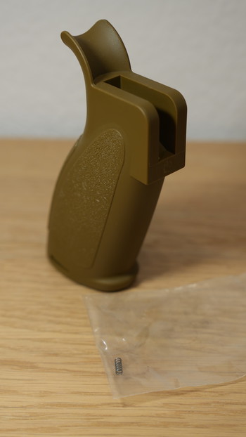 Image 5 for VFC - HK416 HK-Style V7-Model Grip for GBB (Original Parts)