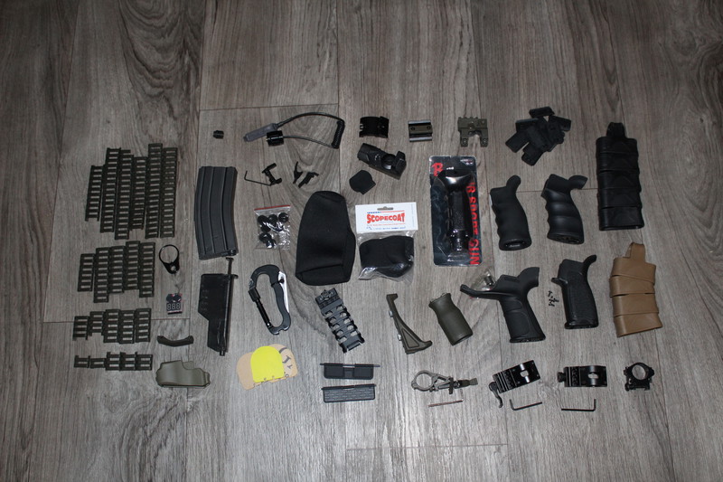 Image 1 for Grips, mounts, mag and other accessoires