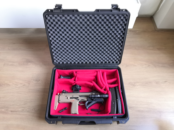 Afbeelding 2 van Tokyo Marui MP7 GBB | complete set | custom rail