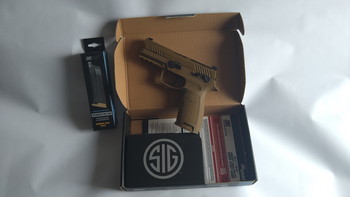 Image 4 pour VFC SIG SAUER M18/P320 FDE (2 Mags)