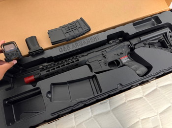 Afbeelding 3 van G&G AR15 / M4 AEG Airsoft - neuwertig inkl Akku Magazin Rotpunktvisier