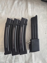 Bild für Hi capa to mp5 adapter+ 3 mp5 mags Chrono werkt goed batterij klepje mist.