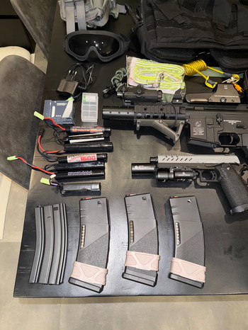 Bild 3 für Hi capa Vorsk 5.1 en  Colt M4 special forces mini  Compleet set, veeel meer