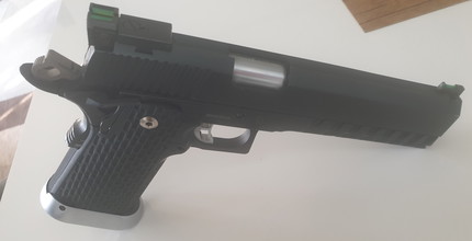 Bild für KJW KP06 pistool met F mark met 5 mags