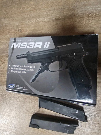 Image 2 for M93R II + 2 mags