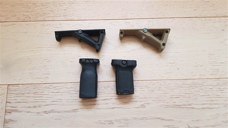 Image 1 for Frontgrips set