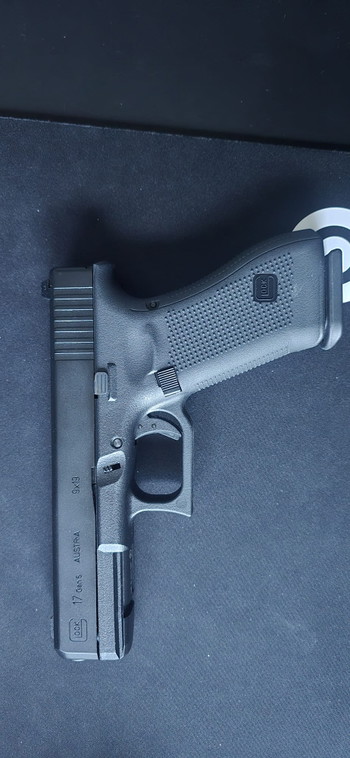 Image 2 for Glock 17 Gen 5 + 2 dozen Tracer BB's .25 gram