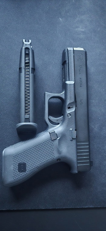Image 3 for Glock 17 Gen 5 + 2 dozen Tracer BB's .25 gram