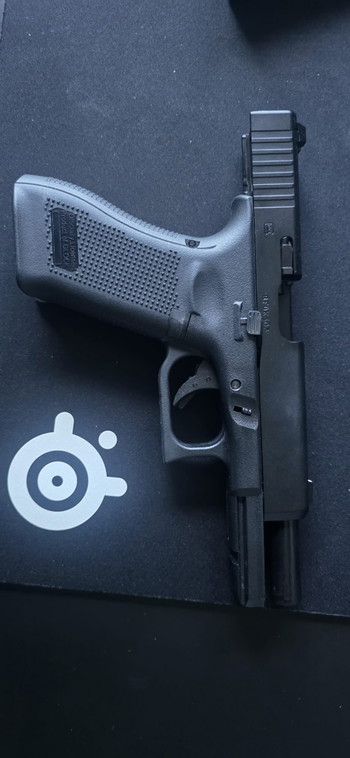 Image 4 for Glock 17 Gen 5 + 2 dozen Tracer BB's .25 gram