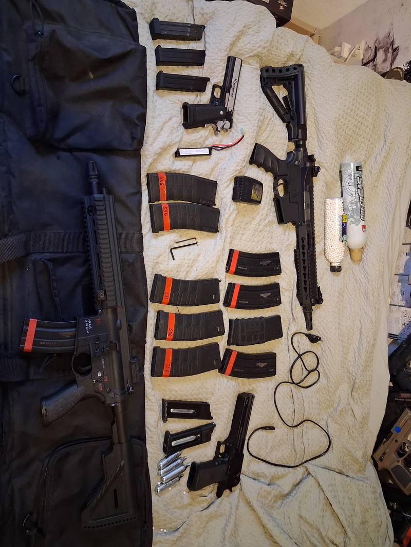 Afbeelding 1 van Meerdere replicas+ benodigheden