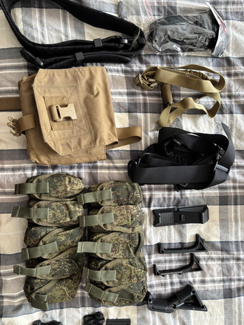 Image 4 for Partij kleding en gear
