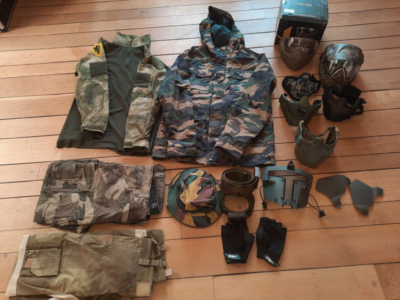 Image 1 for lot starters clothes