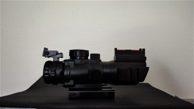 Afbeelding van Tactical ACOG style 4x scope with Red/Blue/Green light, mount rail, and sights
