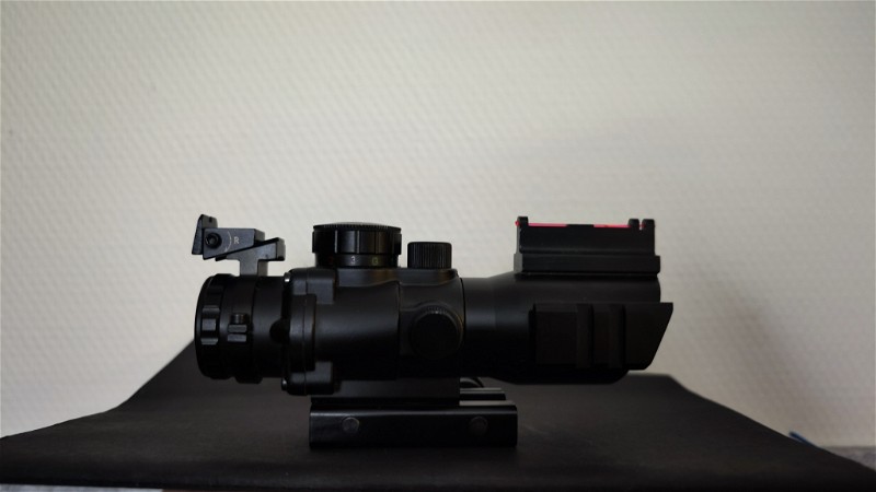 Image 1 pour Tactical ACOG style 4x scope with Red/Blue/Green light, mount rail, and sights