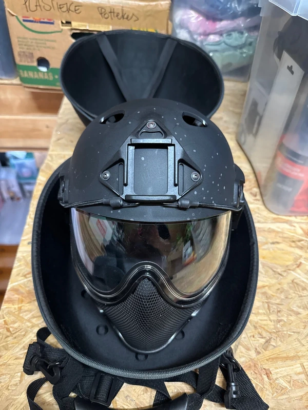 Afbeelding 1 van Warq Airsoft helm + bag