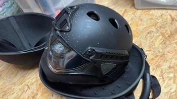 Afbeelding 3 van Warq Airsoft helm + bag