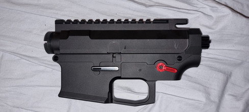 Afbeelding van Retroarms M4 Receiver met rode accenten