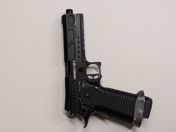 Image 3 pour Novritsch SSP2, 2 mags, leg holster, tracer adapter, magwell, red dot plate