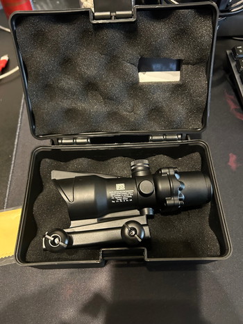 Imagen 2 de Trijicon ACOG Sight | Red Fibre Optic | 4x32 | Black