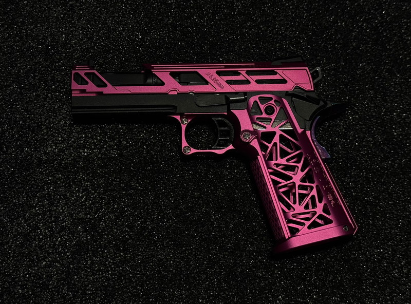 Afbeelding 1 van ℹ️Hi-Capa 4.3 Custom Tokio Marui & Dr.Black HPA Speedsoft