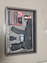 Image for Submachine V61 Scorpion Airsoft eléctrica + batería, cargador y accesorios