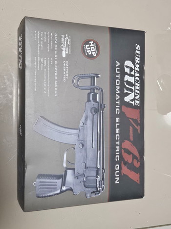 Afbeelding 3 van Submachine V61 Scorpion Airsoft eléctrica + batería, cargador y accesorios