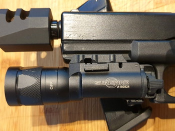 Image 2 for Evolution glock met Ballerina demper en surefire light