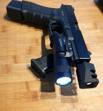 Image 3 for Evolution glock met Ballerina demper en surefire light