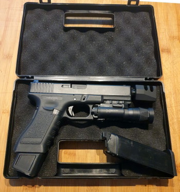 Image 8 for Evolution glock met Ballerina demper en surefire light