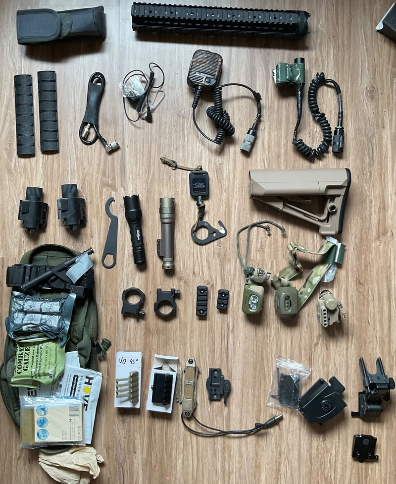 Bild 1 für lights, lasers, rails, radio parts, stocks, pouches, mounts, cutter, etc, something for everyone