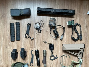 Bild 2 für lights, lasers, rails, radio parts, stocks, pouches, mounts, cutter, etc, something for everyone