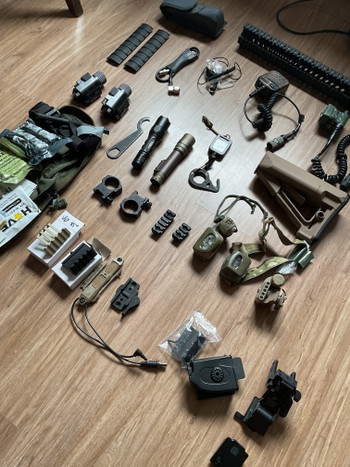 Bild 4 für lights, lasers, rails, radio parts, stocks, pouches, mounts, cutter, etc, something for everyone