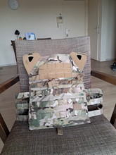 Bild für Plate cariere in multicam en chest rig