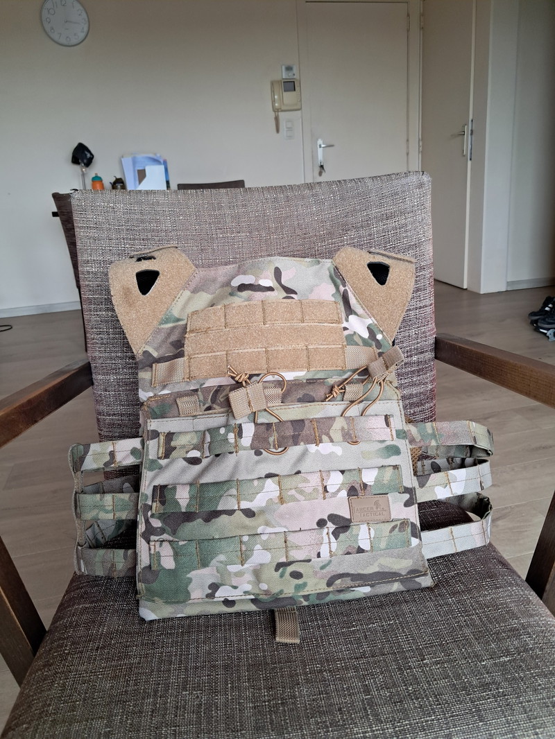 Bild 1 für Plate cariere in multicam en chest rig