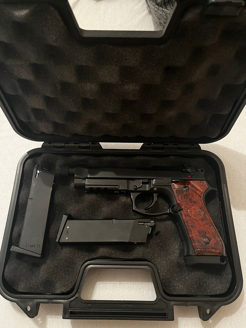 Image 1 for Beretta m9
