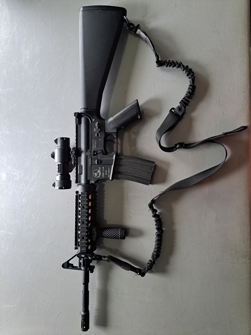Imagen 1 de Te koop: Nagenoeg ongebruikte Classic Army M-16 met 6 hi-cap magazijnen