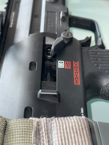 Afbeelding 4 van VFC MP7 GBB Einsteiger Set! / 3 Magazine / Viel Zubehör / OVP / Verhandlungsbasis!